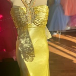 New yellow prom dress